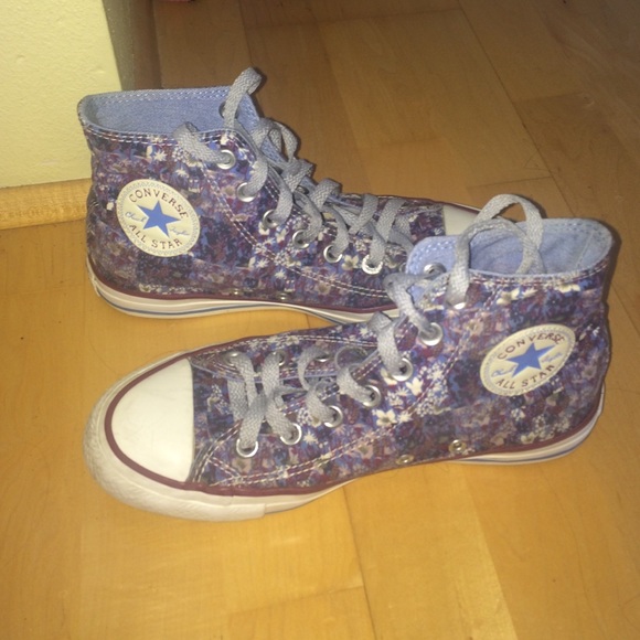 Floral converse !!!!