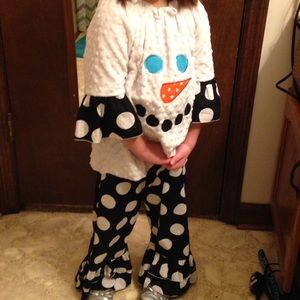 Girls size 5 snowman ruffle set