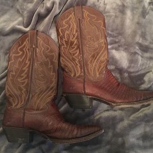 brown Justin cowboy boots