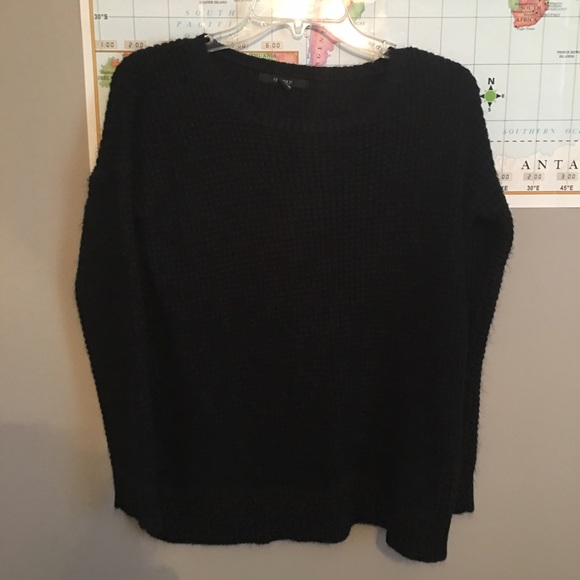 Black sweater that is super cute and soft