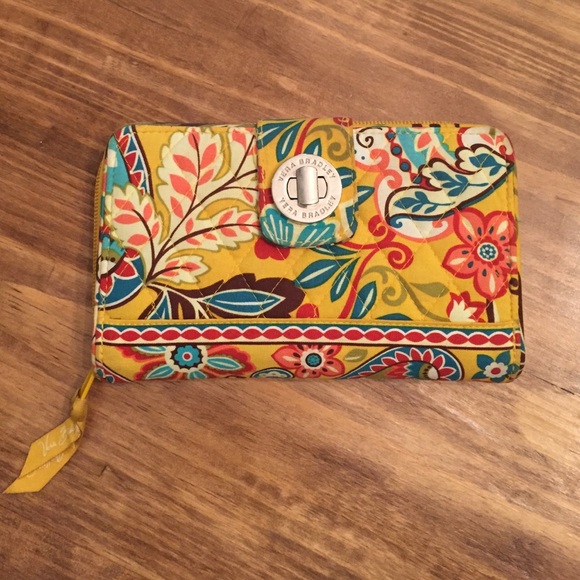 Very Bradley Wallet. Provencal Print.