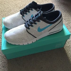 Nike SB Janoski Shoes