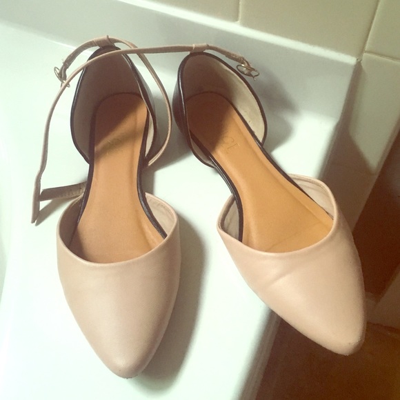 Rouge flats