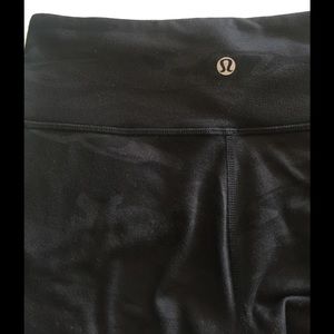Lululemon savasana  black camo wunder under