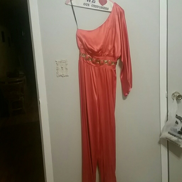 One Shoulder pant suit - Picture 2 of 3