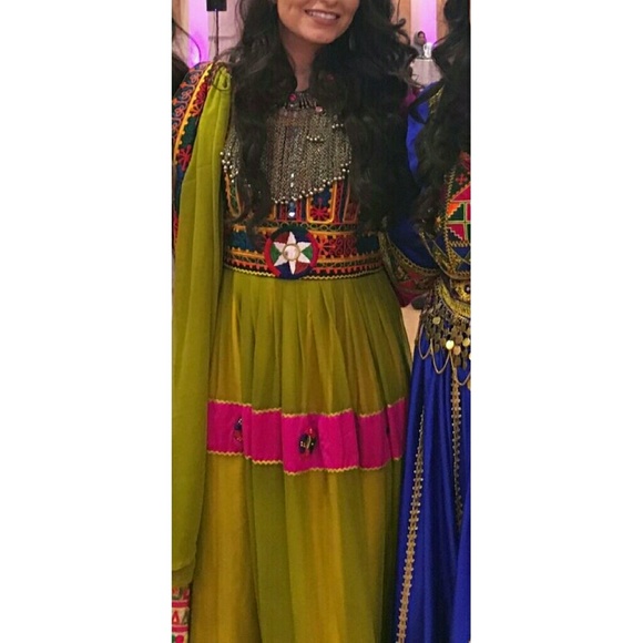 Afghan dress - Picture 2 of 3