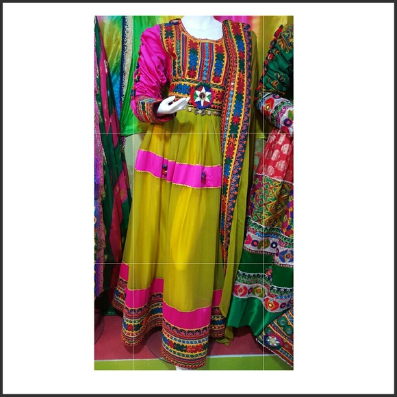 Afghan dress - Picture 3 of 3