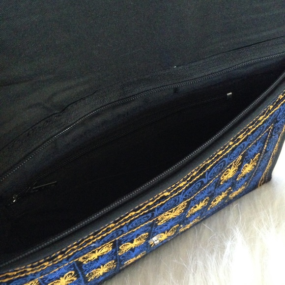 💝NEW💝 handmade embroidered clutch - Picture 2 of 4