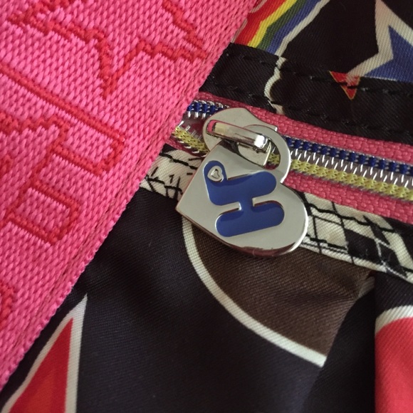 Harajuku Lovers • Overnight bag 💕 - Picture 3 of 4