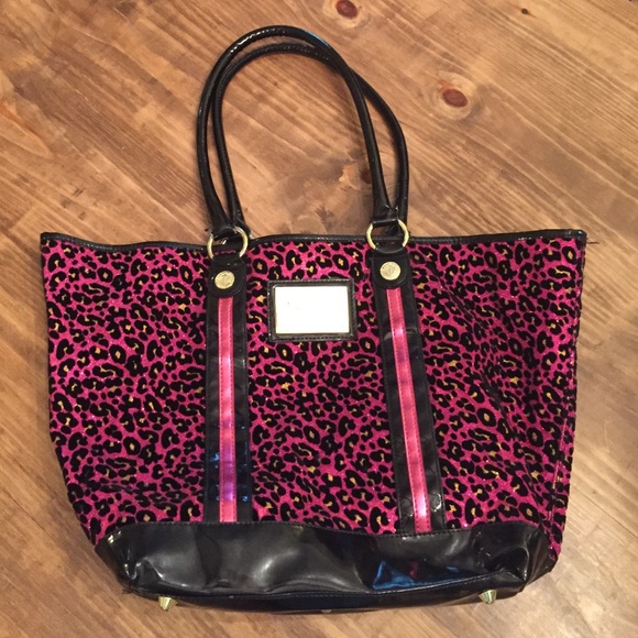 Betseyville by Betsey Johnson pink cheetah bag