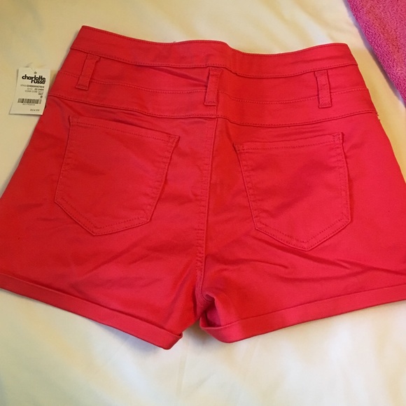 Red high-waisted shorts never worn, tag still on - Picture 2 of 4