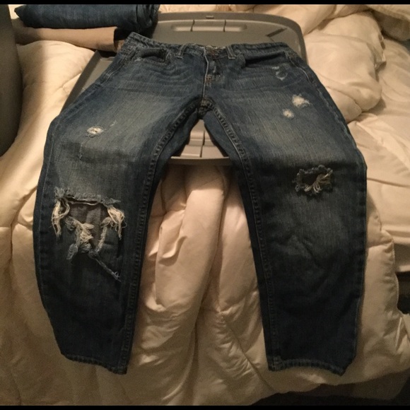 Distressed American Eagle Cropped Jeans