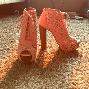 NEW qupid puffin booties