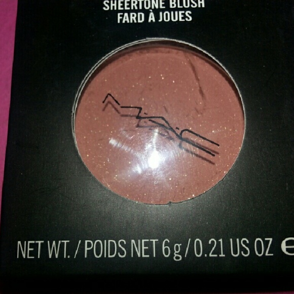 Brand new MAC blush