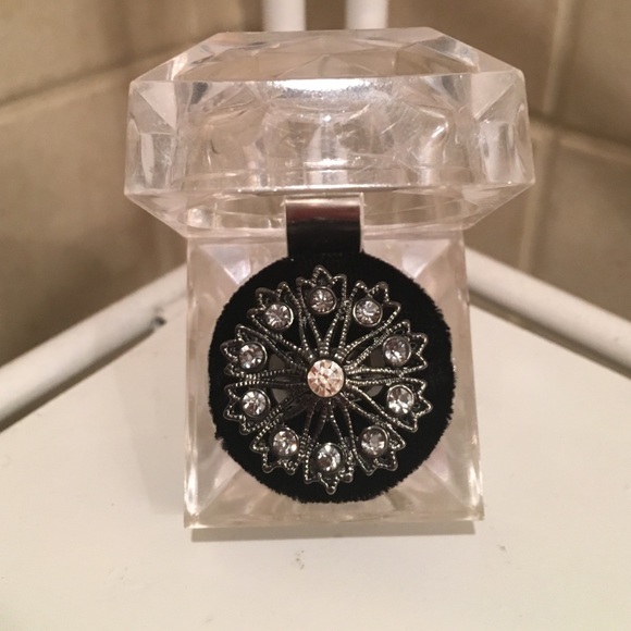 Guess Ring 💍 - Picture 4 of 4
