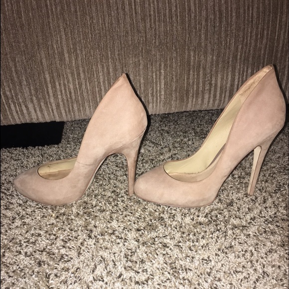 ALDO Suede Nude/Tan Heels, size 9