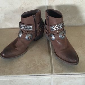 Matisse coconuts in brown with silver hardware