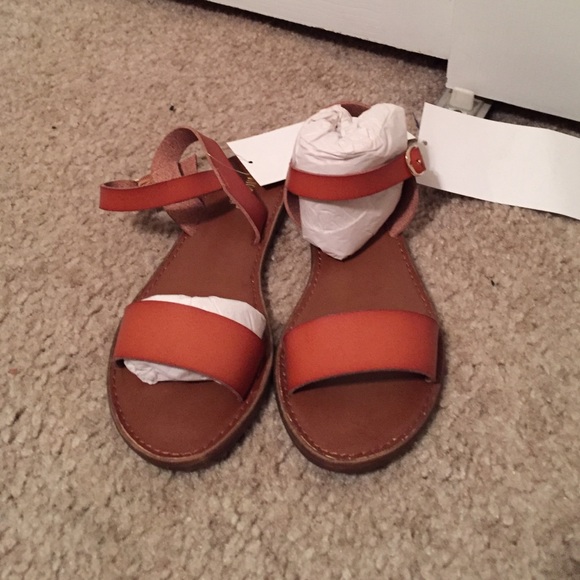 Steve Madden Shoes - Tan sandals