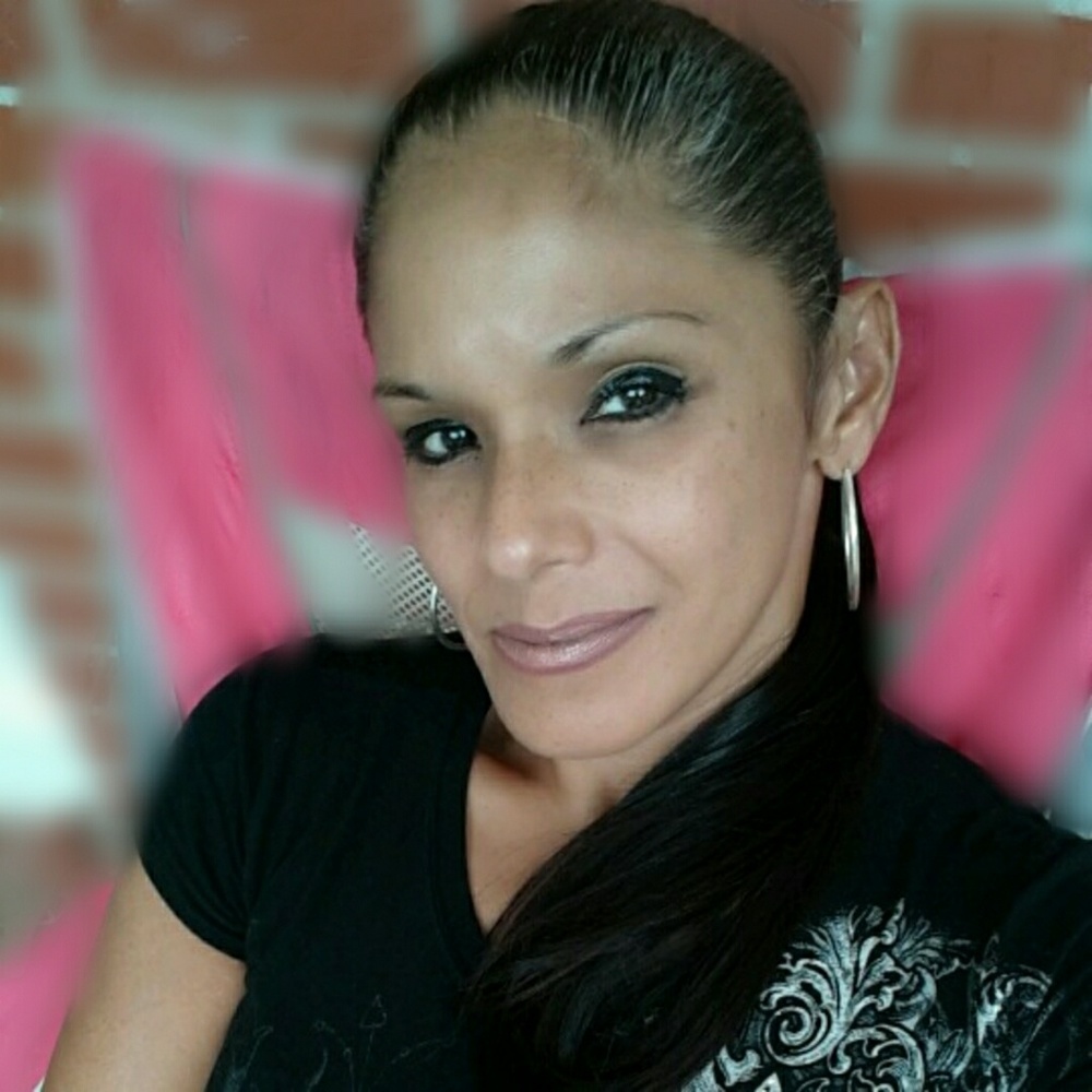 I'm Rosie...Happy Poshing😚😚😚