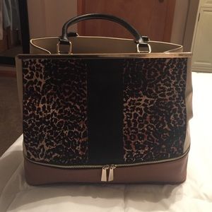 Cheetah print purse (brand new!!)