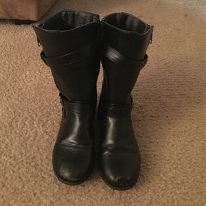 Cute mid calf gently worn boots for girls