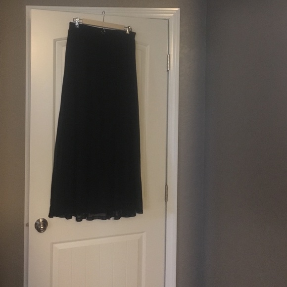 24h left!!! MAKE AN OFFER Tulle maxi skirt