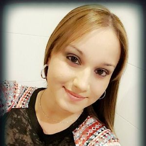 Meet your Posher, Damiana