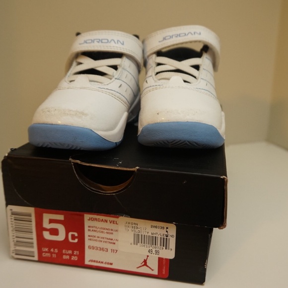 Jordan velocity sneakers