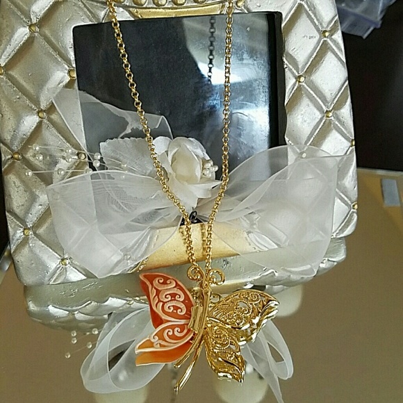 SOLD🔴-AMEDEO CAMEO BUTTERFLY