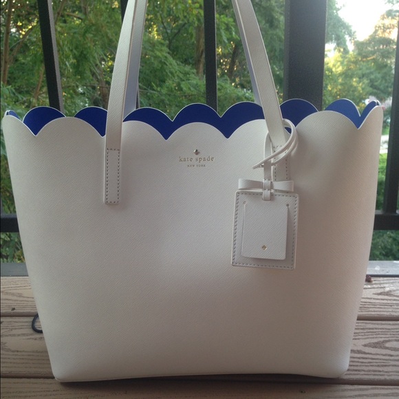 Beautiful white Kate Spade bag!! MINT CONDITION