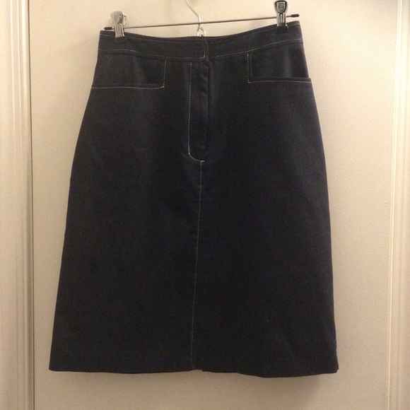 Fun jean skirt w white detail