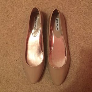 Nude flats Steve Madden NWOT. Size 9