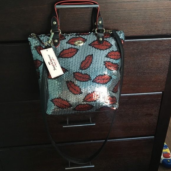 JUICY COUTURE KISS LIP BAG