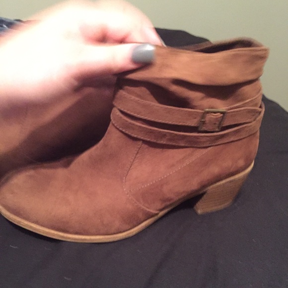 American eagle heeled booties