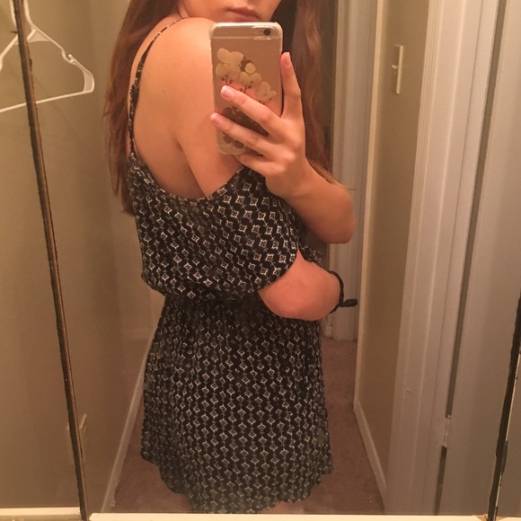 NWOT bohemian cold-shoulder romper - Picture 4 of 4