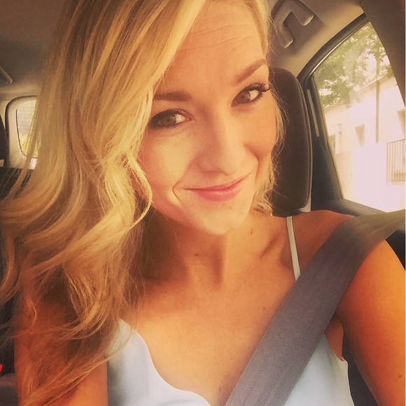 Meet your Posher, Carlynn - Picture 1 of 1