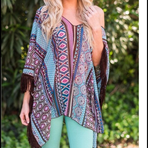 π LAST ONE π Aztec Fringe Poncho - Picture 2 of 3
