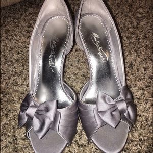 David's Bridal Satin Peep Toe Heels, Gray, Sz 7.5