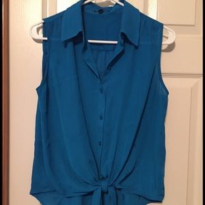 Tie-front sleeveless blouse