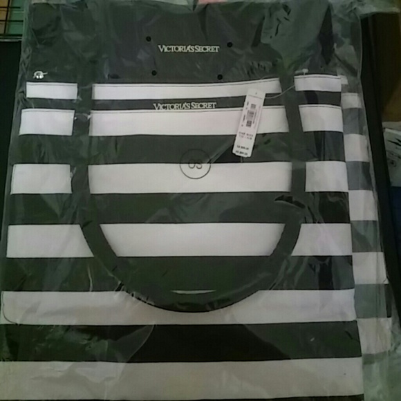 *FLASH SALE*Victoria's Secret *Weekender