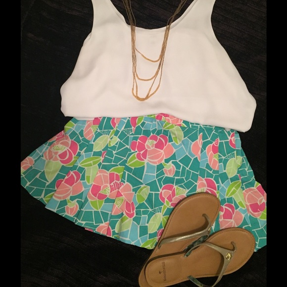 Lilly Pulitzer Dresses & Skirts - Lilly Pulitzer Pink And Blue Floral Short Skort