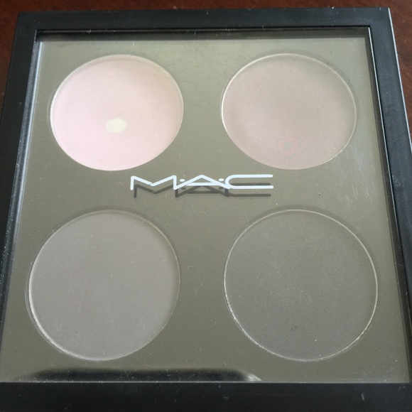 MAC INTERIOR LIFE QUAD PALETTE