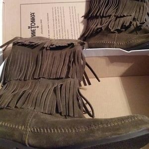 Minnetonka Loden Fringe New size 11