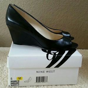 Nine West Relaxinn Peep Toe Black Wedges