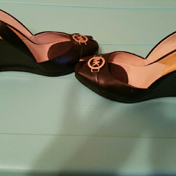 Authentic michael kors slingback heels - Picture 2 of 4