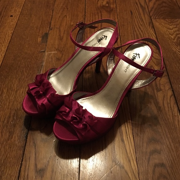 3 1/2 inch heels, Fuchsia colored, Barely worn