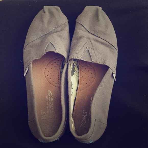 Womens slip on Toms