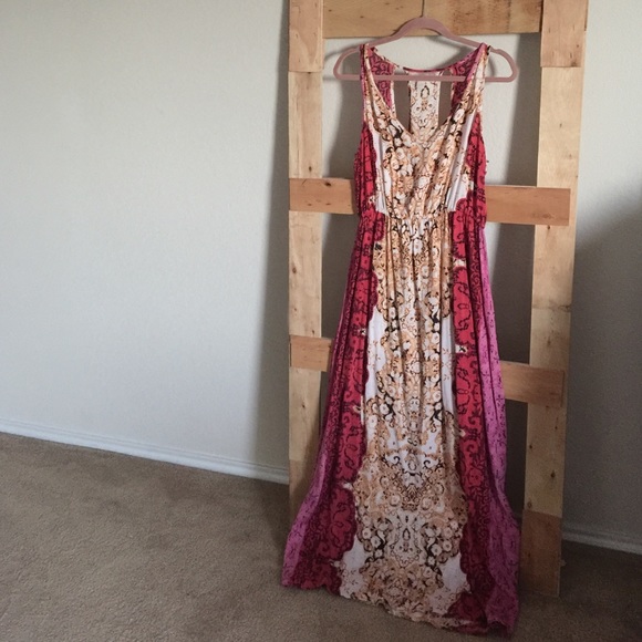 ‼️♥️ SALE ♥️‼️ Forever 21 Red Gold Maxi Dress