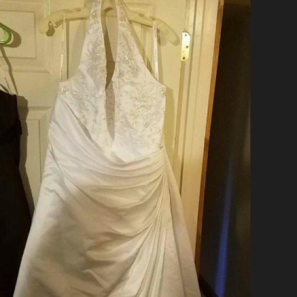 Wedding dress FREE SHIPPING ON ORDERS OVER $ 500