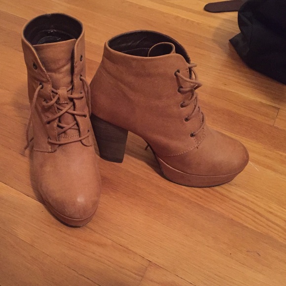 Steve Madden Raspy Platform Booties